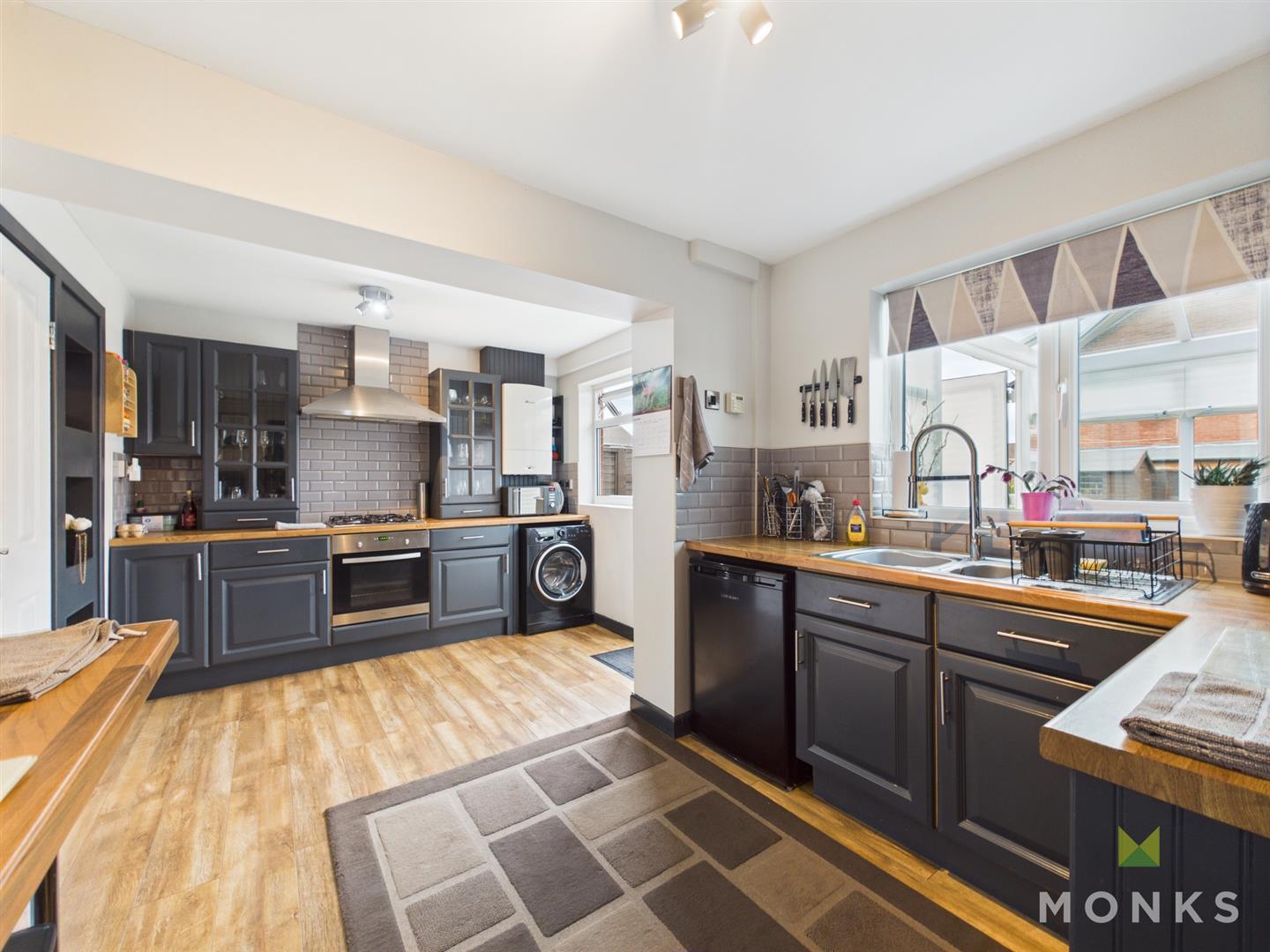 3 Buckingham Close, Oswestry, SY11 2XJ For Sale